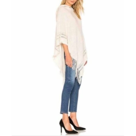 Minette Sweater Poncho Womens One Size Fringe Trim Hooded Ivory Comfy Boho - Picture 1 of 8